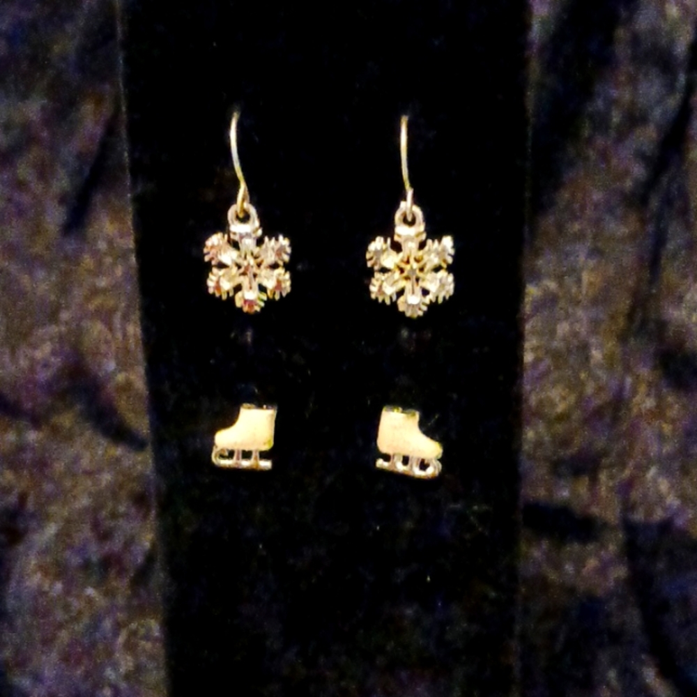❄️  Holiday earrings NWOT, CUTE! Snowflake & ice-skates!